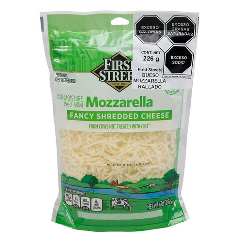 Queso First Street Mozzarella Rallado 226g